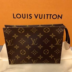 Authentic Louis Vuitton Toiletry Pouch 19 Monogram